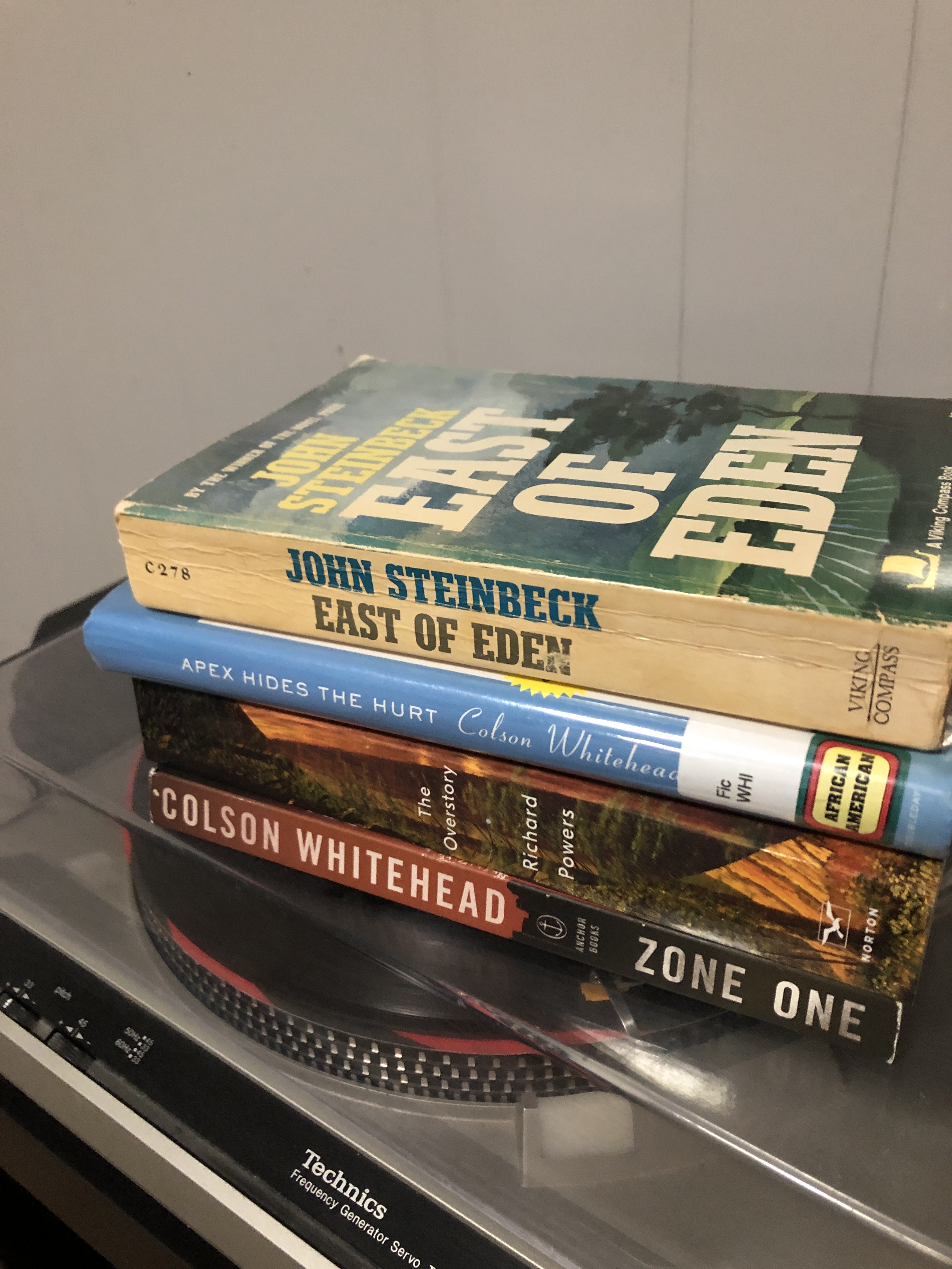 End of Year Bookstack 2019 – italic bookmarks